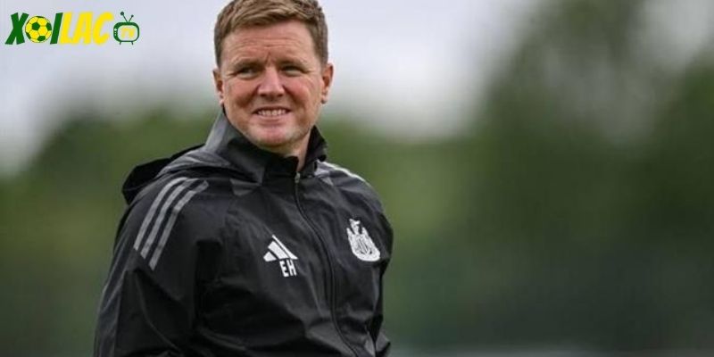 HLV Eddie Howe dã công hiến xây dựng Bournemouth